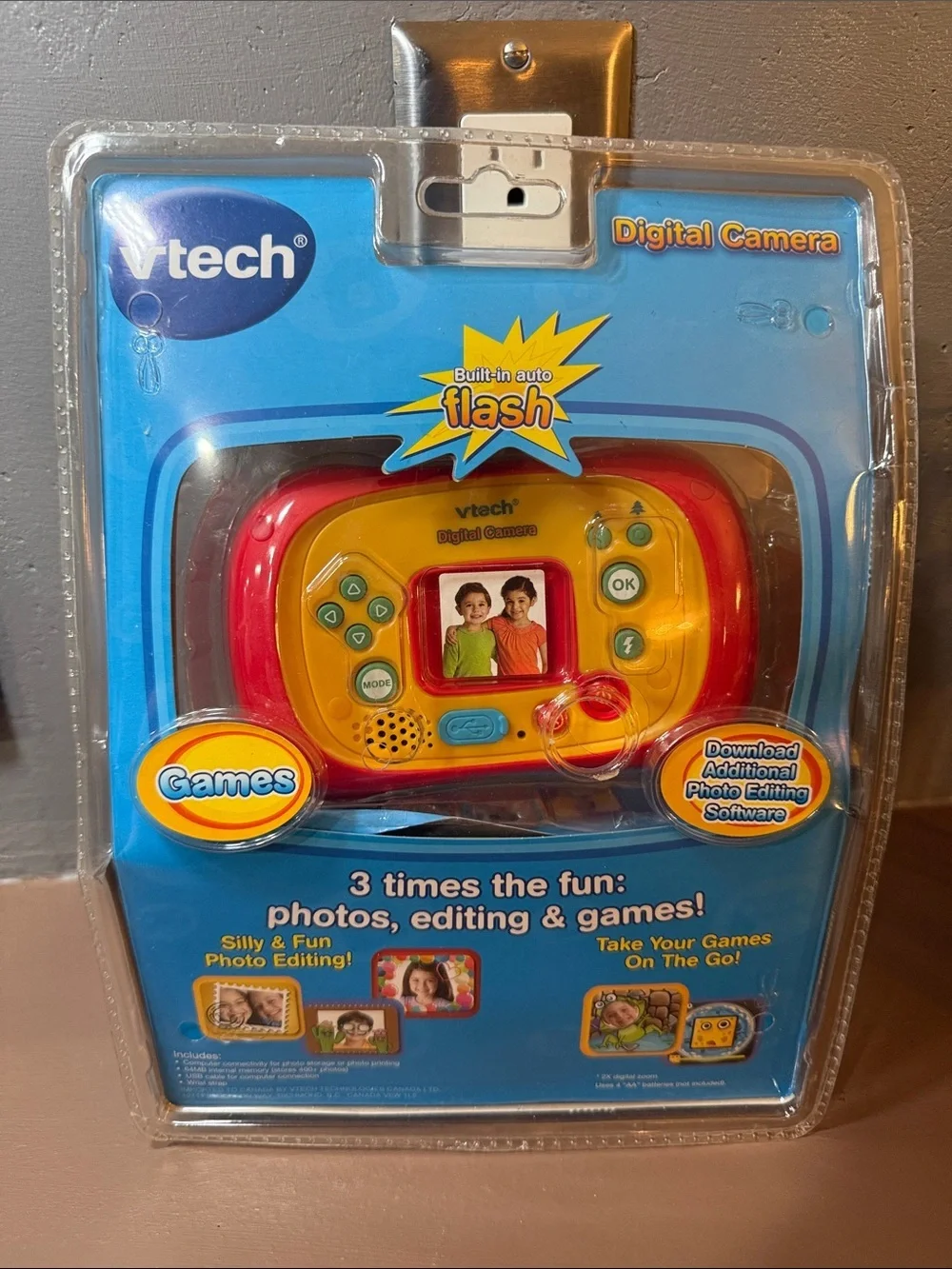 New Sealed VTech Kidizoom Digital Camera 2X Zoom 1st Gen 64MB